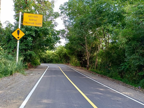Preservasi Jalan Aspal Slury Seal Jalan Muara Beliti